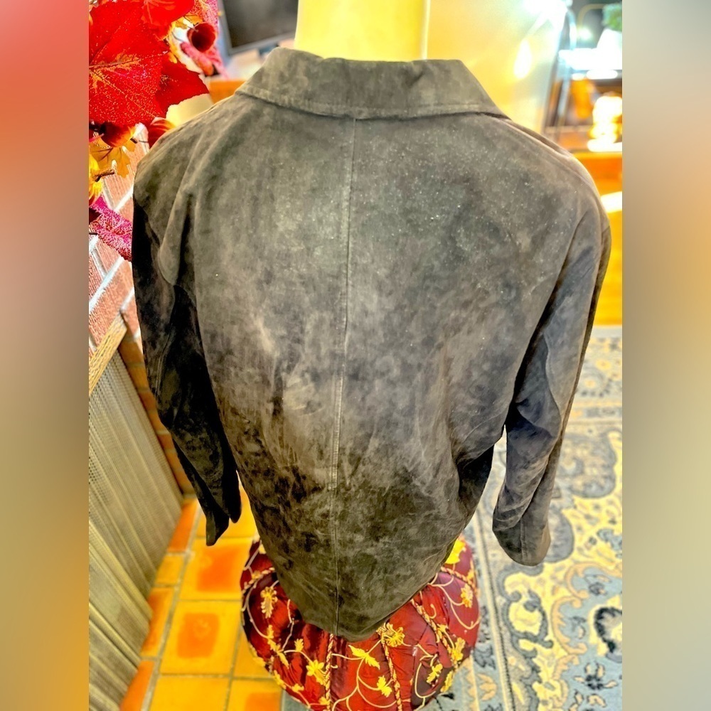 VINTAGE SUEDE JACKET WITH SILK LINING - Picture 9 of 10